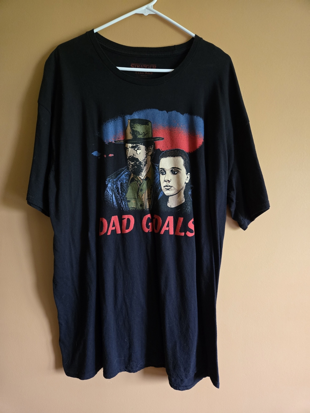 Stranger Things 'Dad Goals' Short Sleeve Graphic Tee PTP = 25"